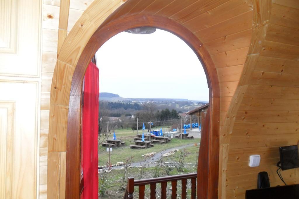 Le Chalet Du Chemin Et Sa Roulotte Berviller-en-Moselle Buitenkant foto