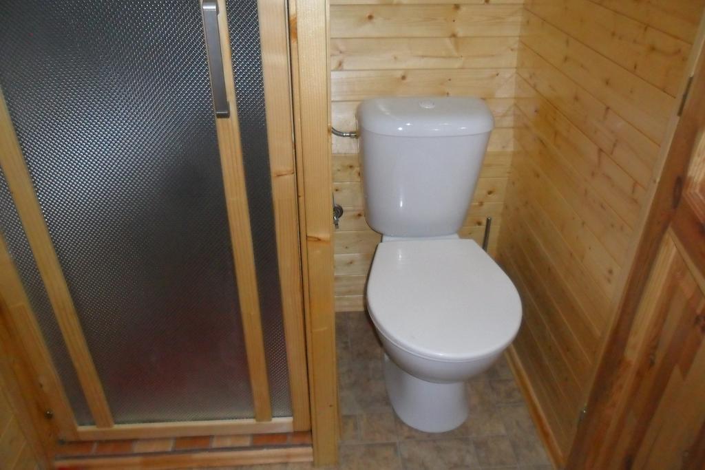 Le Chalet Du Chemin Et Sa Roulotte Berviller-en-Moselle Buitenkant foto